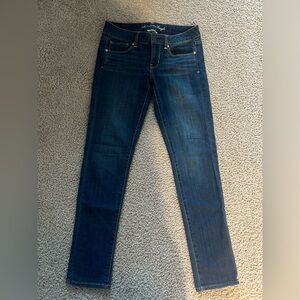 American eagle low rise skinny fit  dark jeans size 4